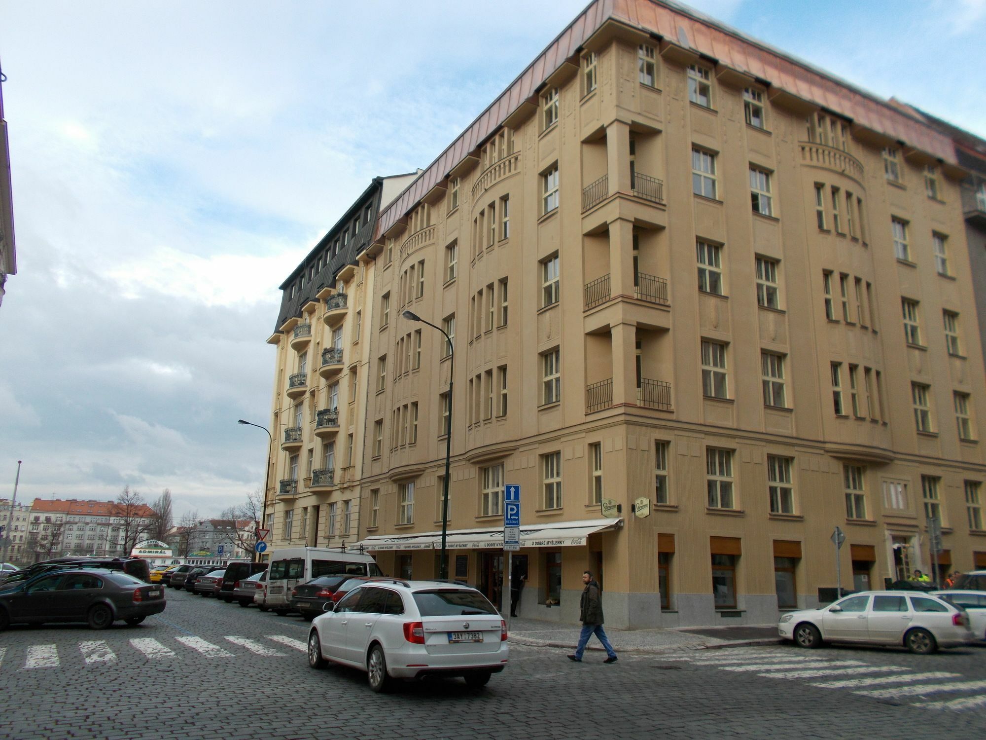 Riverside Spirit Praag Buitenkant foto